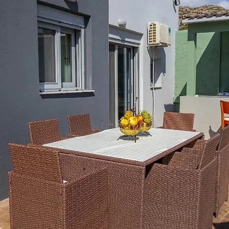 Дом отдыха Old Olive Tree