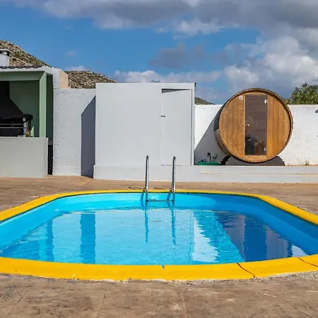 Old Olive Tree Holiday home