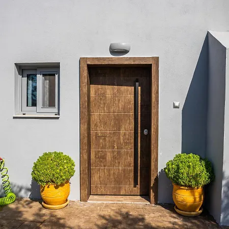 Old Olive Tree Дом отдыха